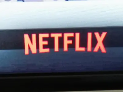 a netflix logo on the side of a train at Apartament Cyprys 2 in Oświęcim